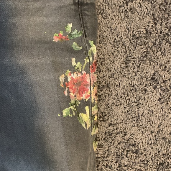 Dex Gray Floral Jeans Size 29 EUC - Picture 6 of 6